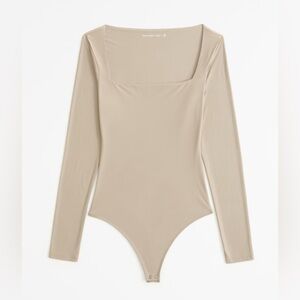 Abercrombie & Fitch Soft Matte Seamless Long-Sleeve Squareneck Bodysuit